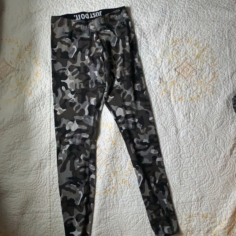 Nike Camo leggings size small